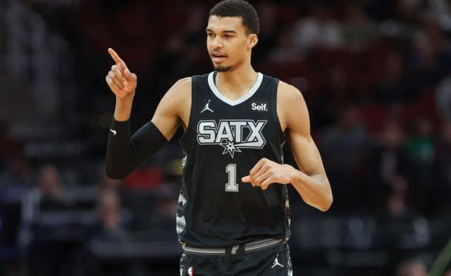  马刺新秀文班亚马当选年度最佳新秀  